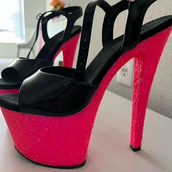 SOLD - Picture 1 of 4